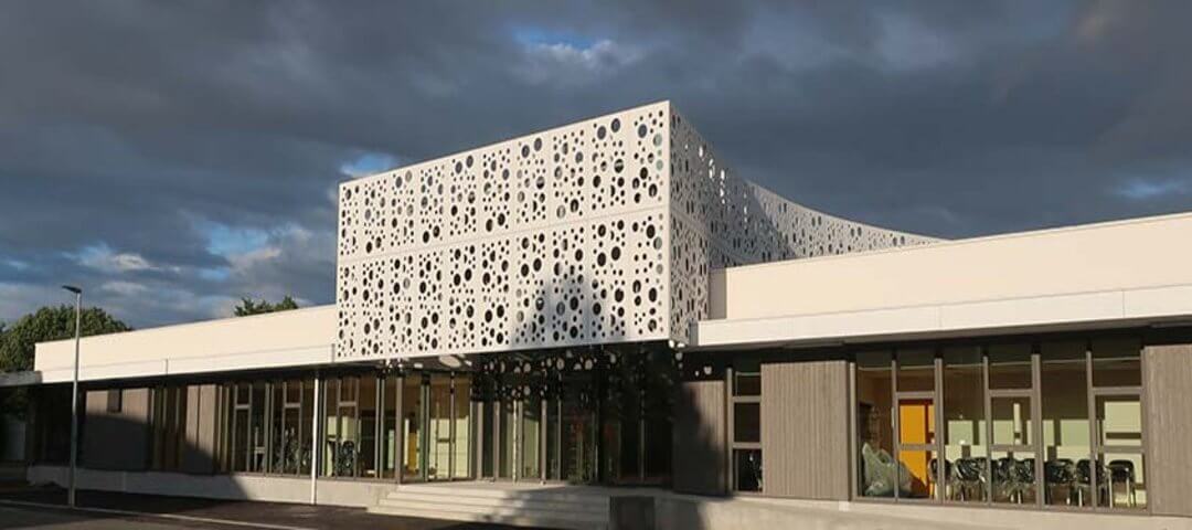 PISCINE TOURNESOL – COMBS LA VILLE